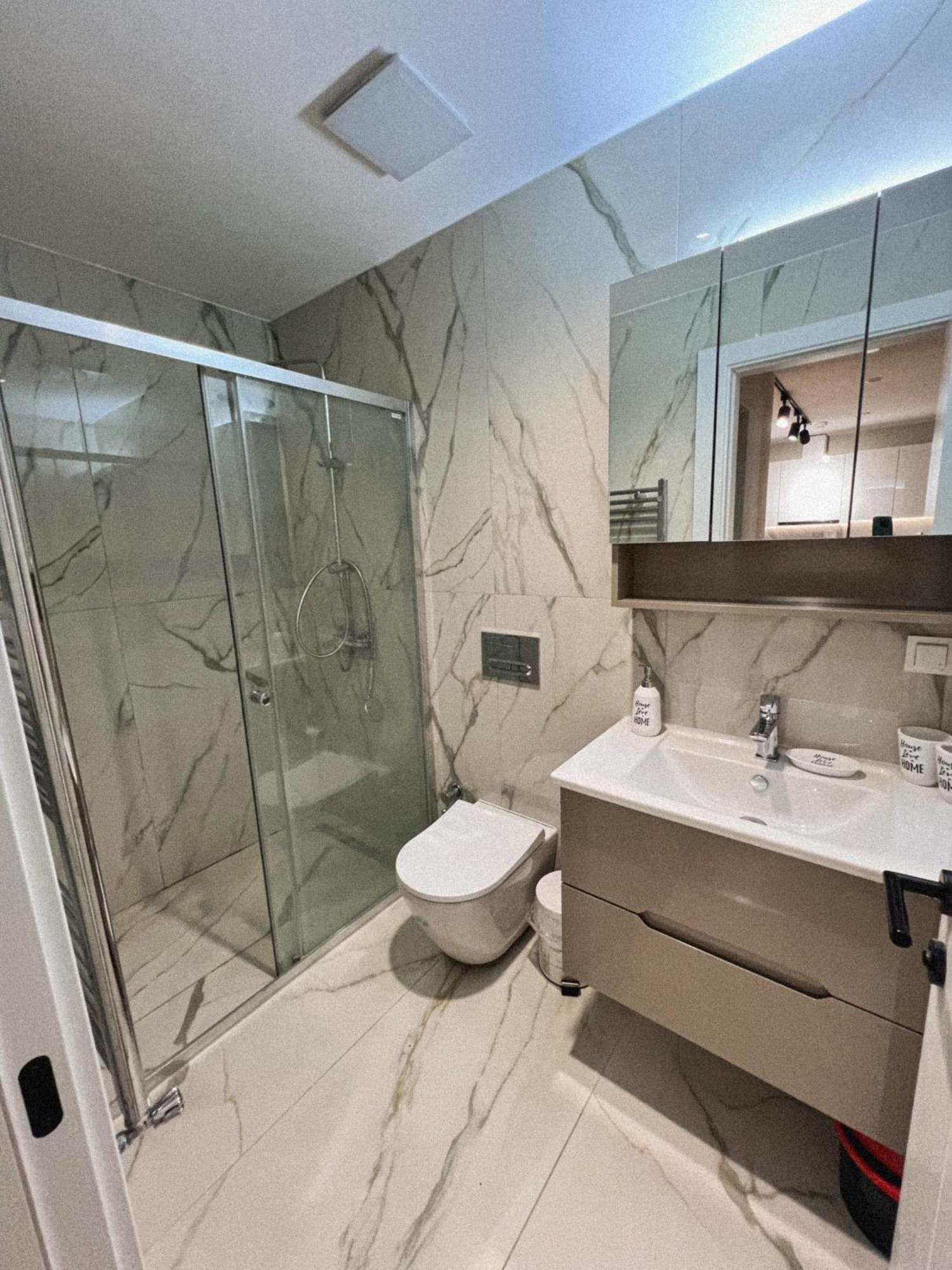 180° View Apartment In Diamond Building Skopje Eksteriør billede