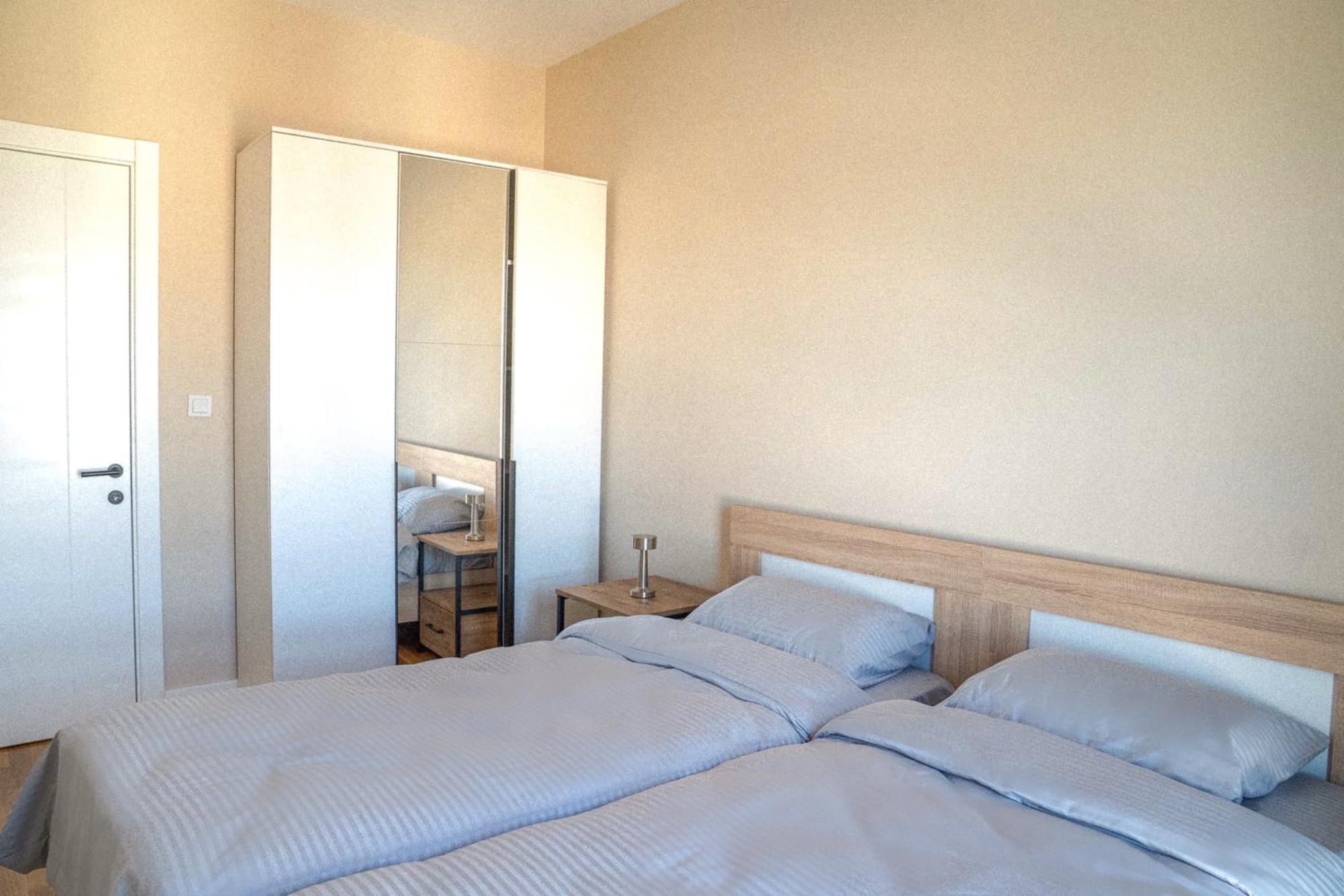 180° View Apartment In Diamond Building Skopje Eksteriør billede