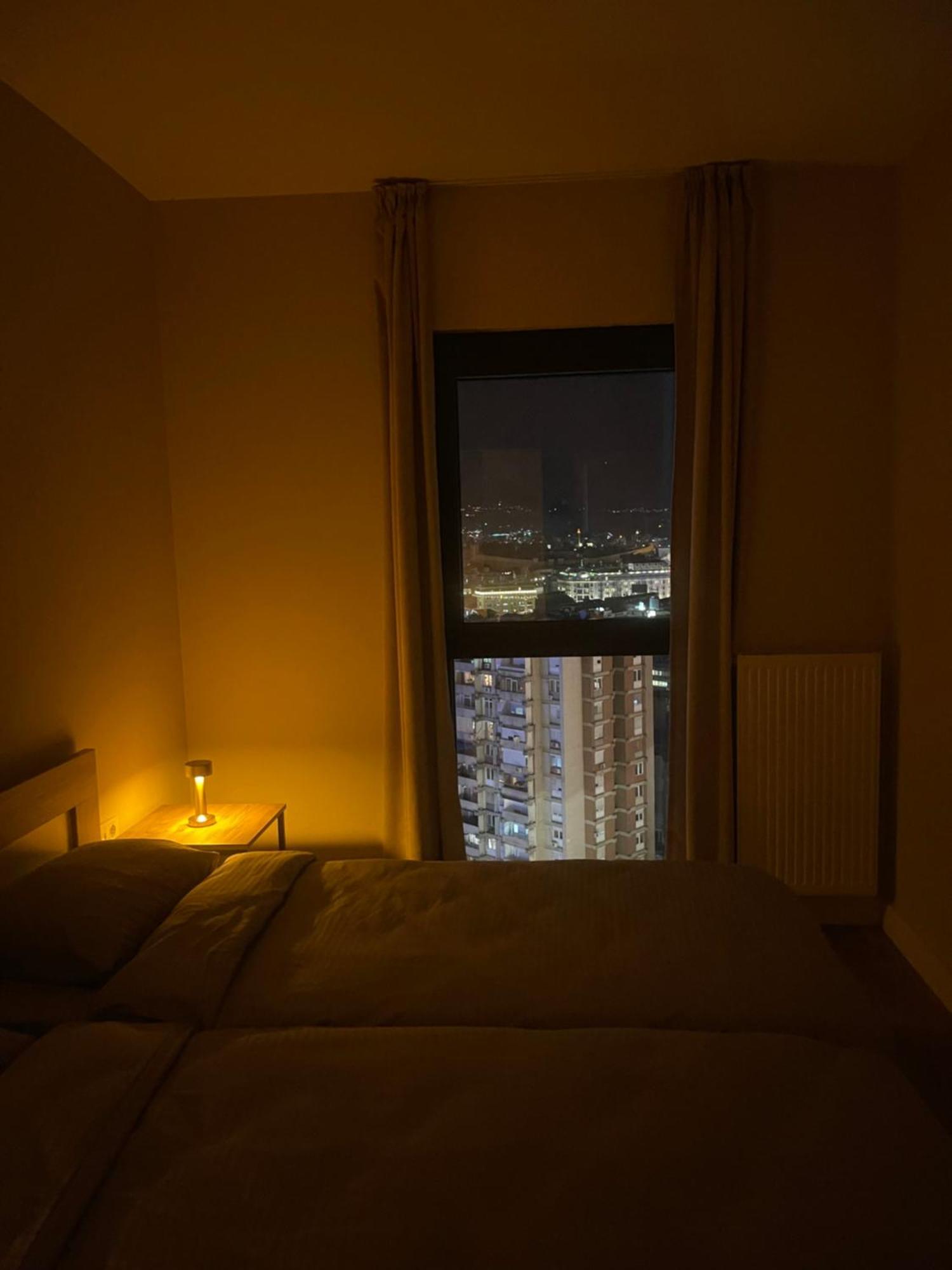180° View Apartment In Diamond Building Skopje Eksteriør billede