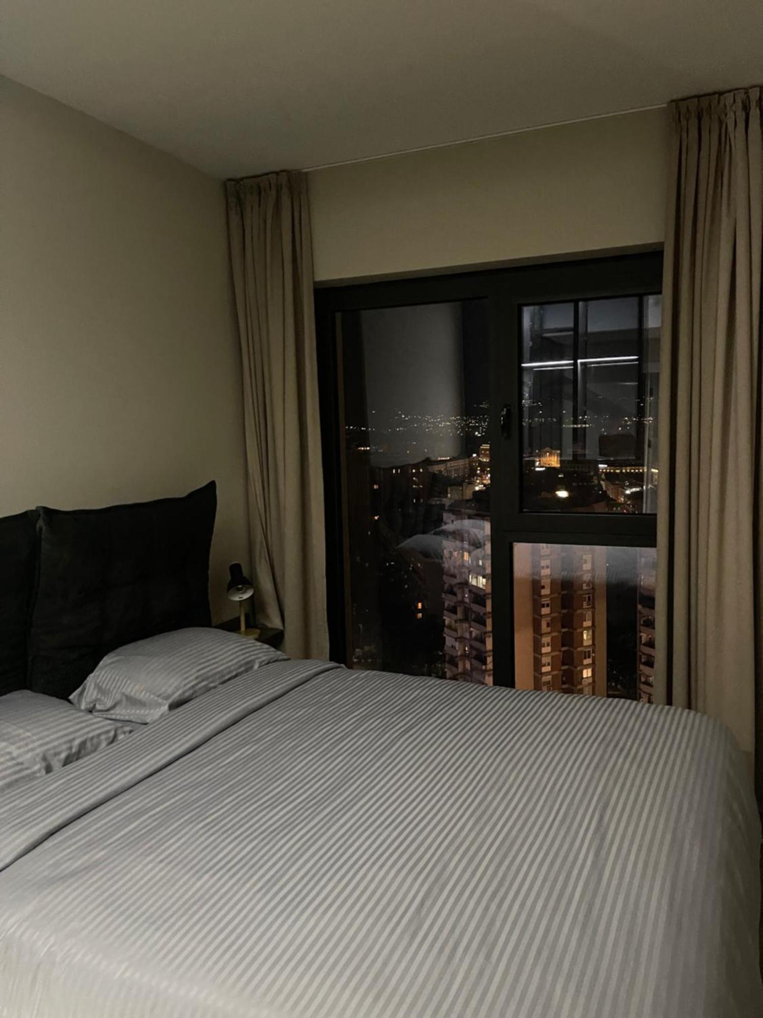 180° View Apartment In Diamond Building Skopje Eksteriør billede