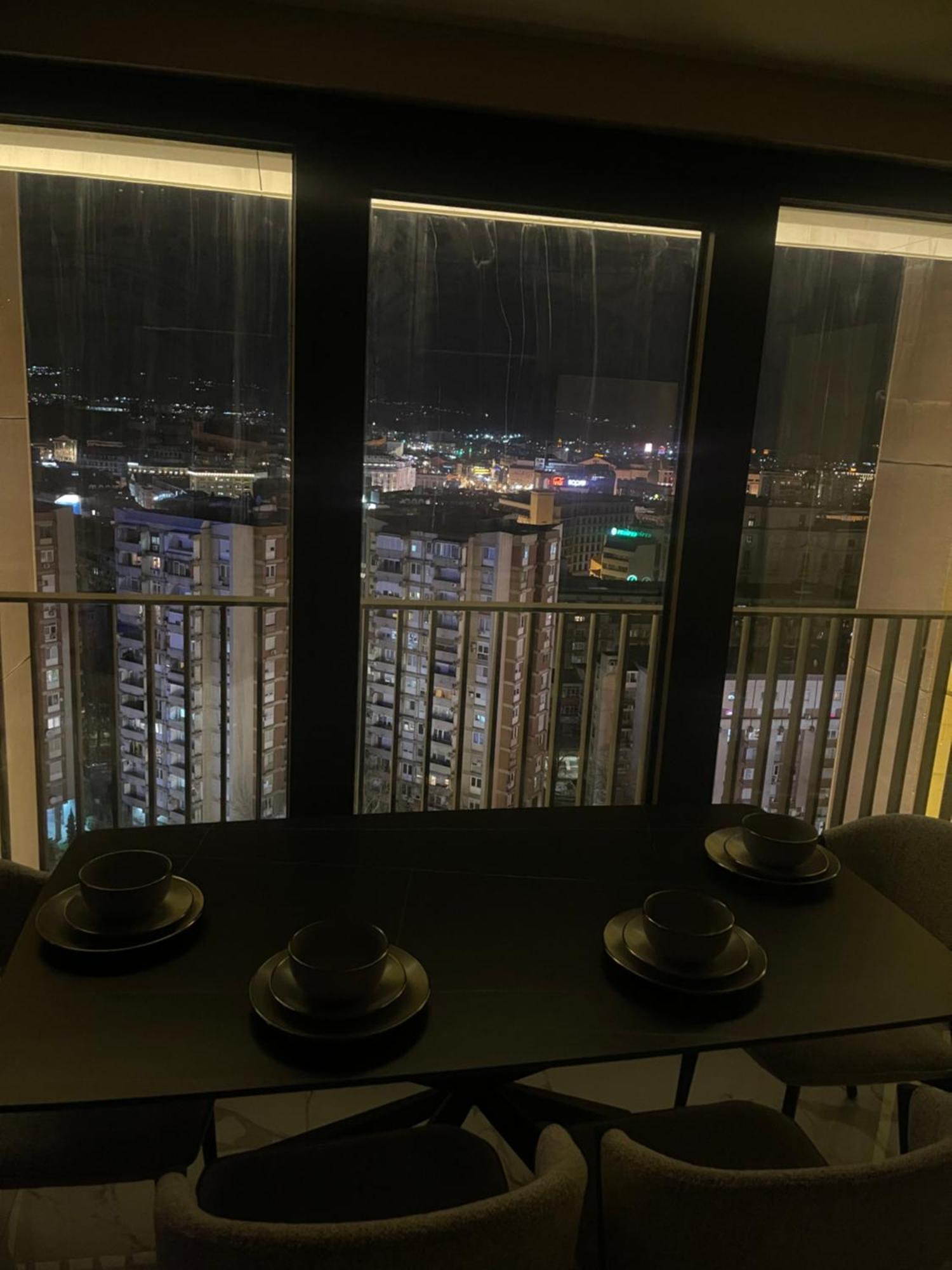 180° View Apartment In Diamond Building Skopje Eksteriør billede