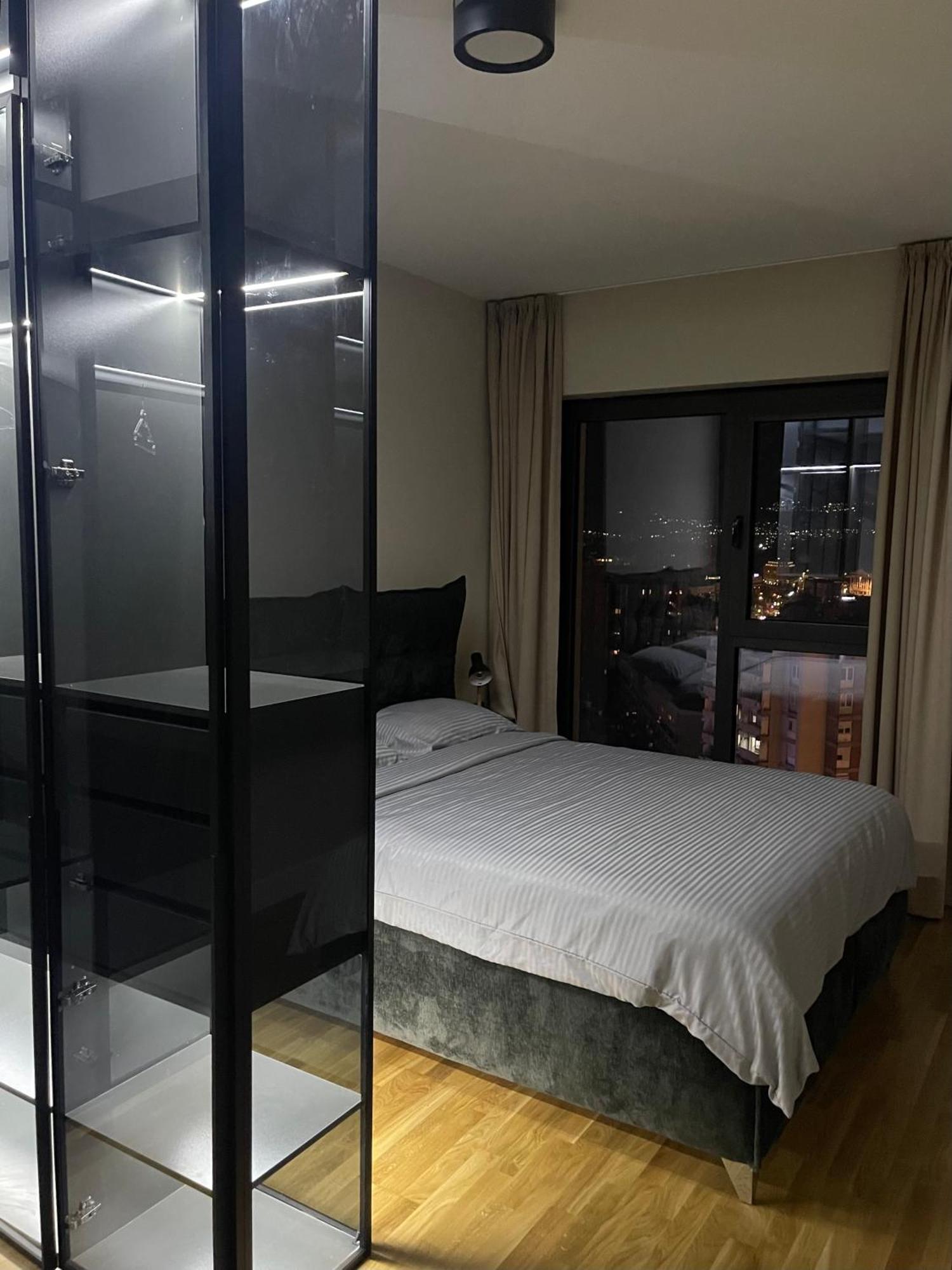 180° View Apartment In Diamond Building Skopje Eksteriør billede